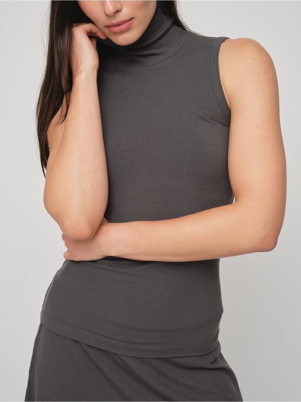 NWT Basic Soft Rib Mockneck Tank Top - Picture 2 of 5